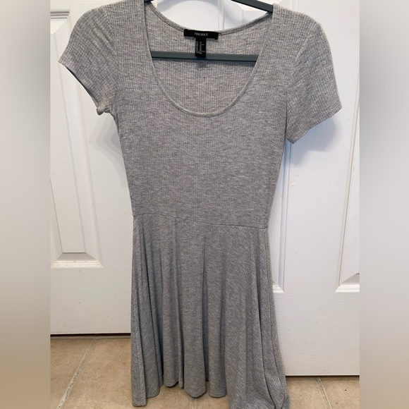 Gray Dress 🩶 - Picture 3 of 3